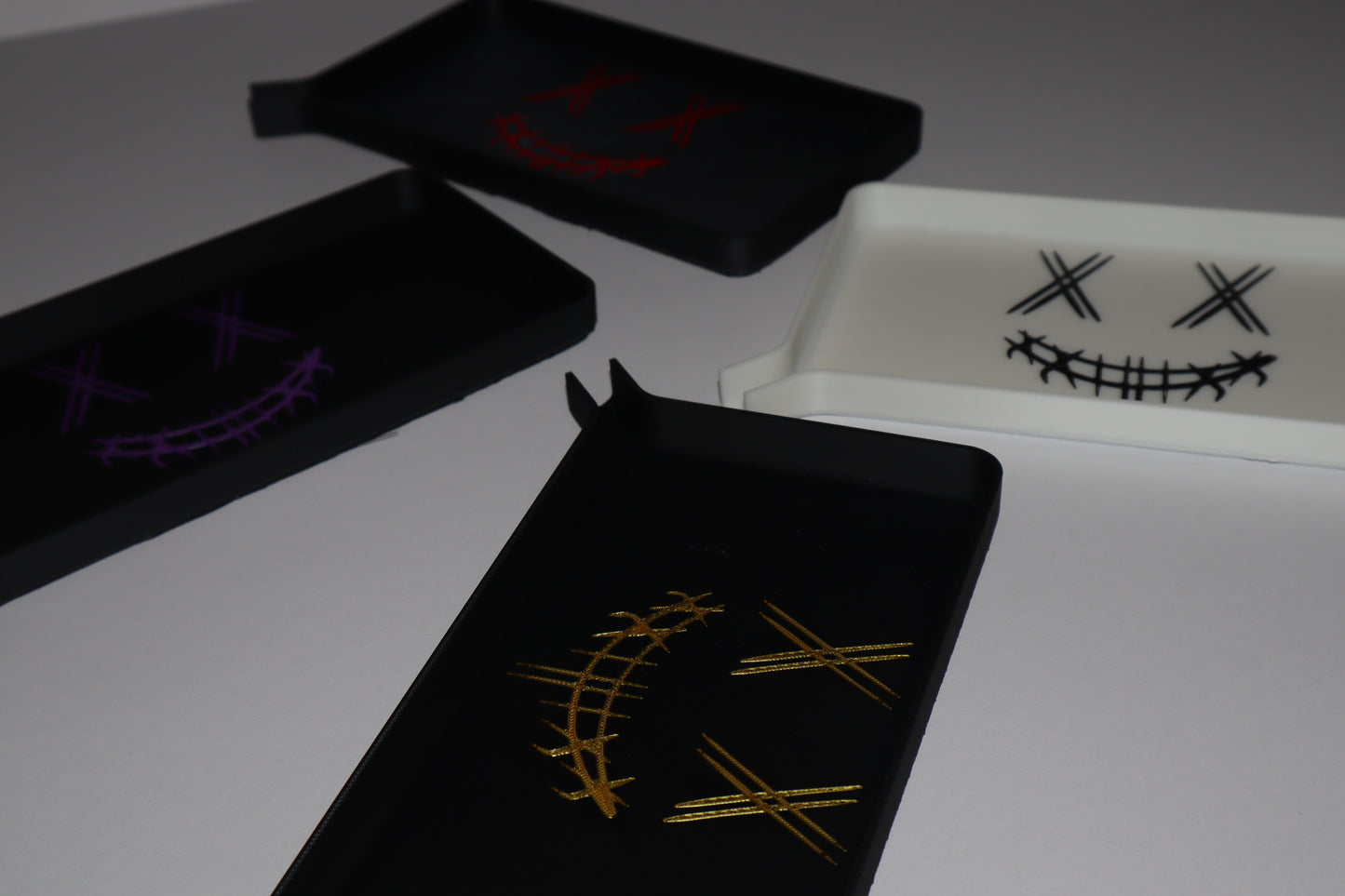 EXCLUSIVE TRAY